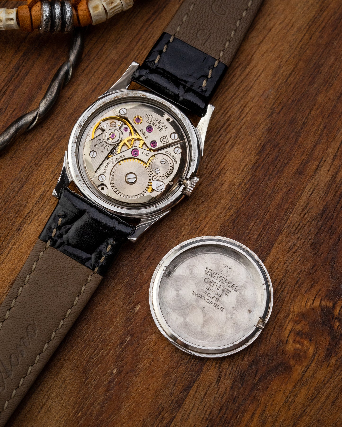 Universal Geneve Mini "Bull Horn" Fancy Lugs Ref. 842680 (Cal. 1-42)