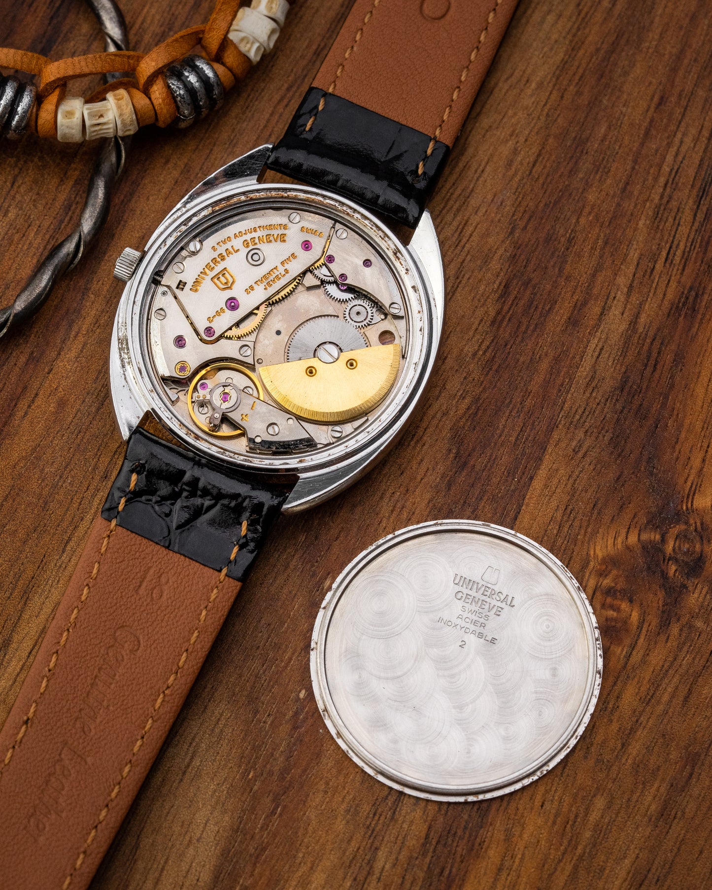 Universal Geneve White Shadow "C-shape" Roman dial Ref. 866102 (Cal. 2-66)
