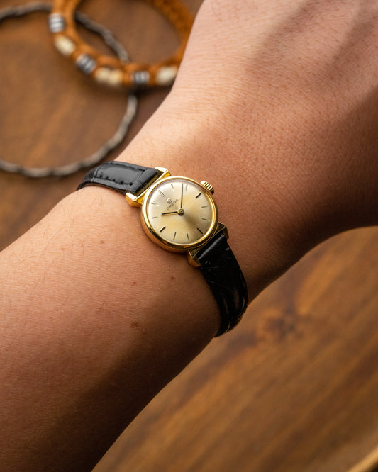 Omega Petite “Cornes de Vache” Gold Ladies Ref. 511.018 (Cal. 620)