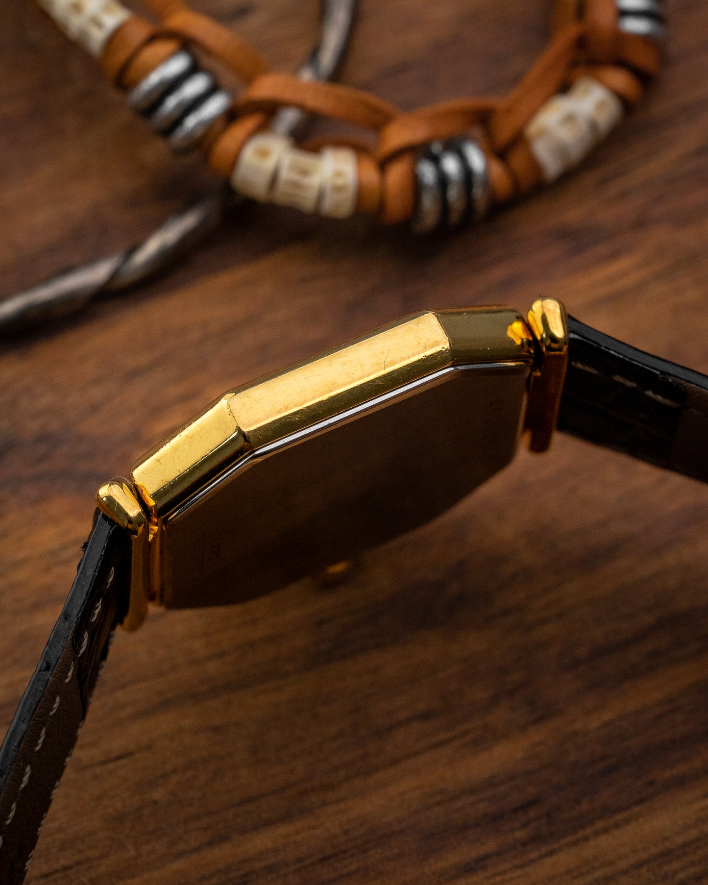 Longines Octogonal Black Roman dial Gold Ref. 3209 (Cal. 846.4)