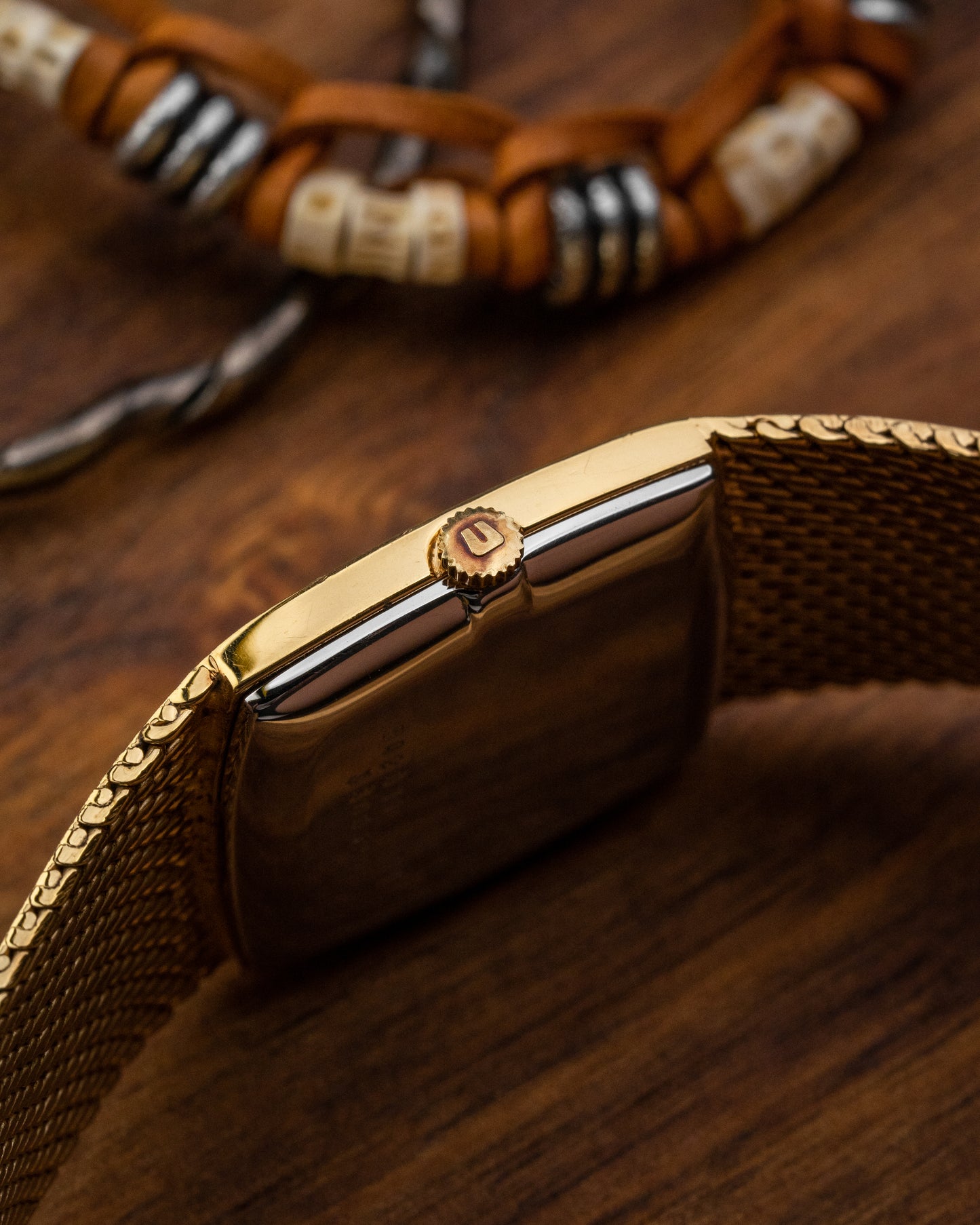 Universal Geneve “Cobra” Roman dial Integrated Gold Ref. 542014 (Cal. 1-42)