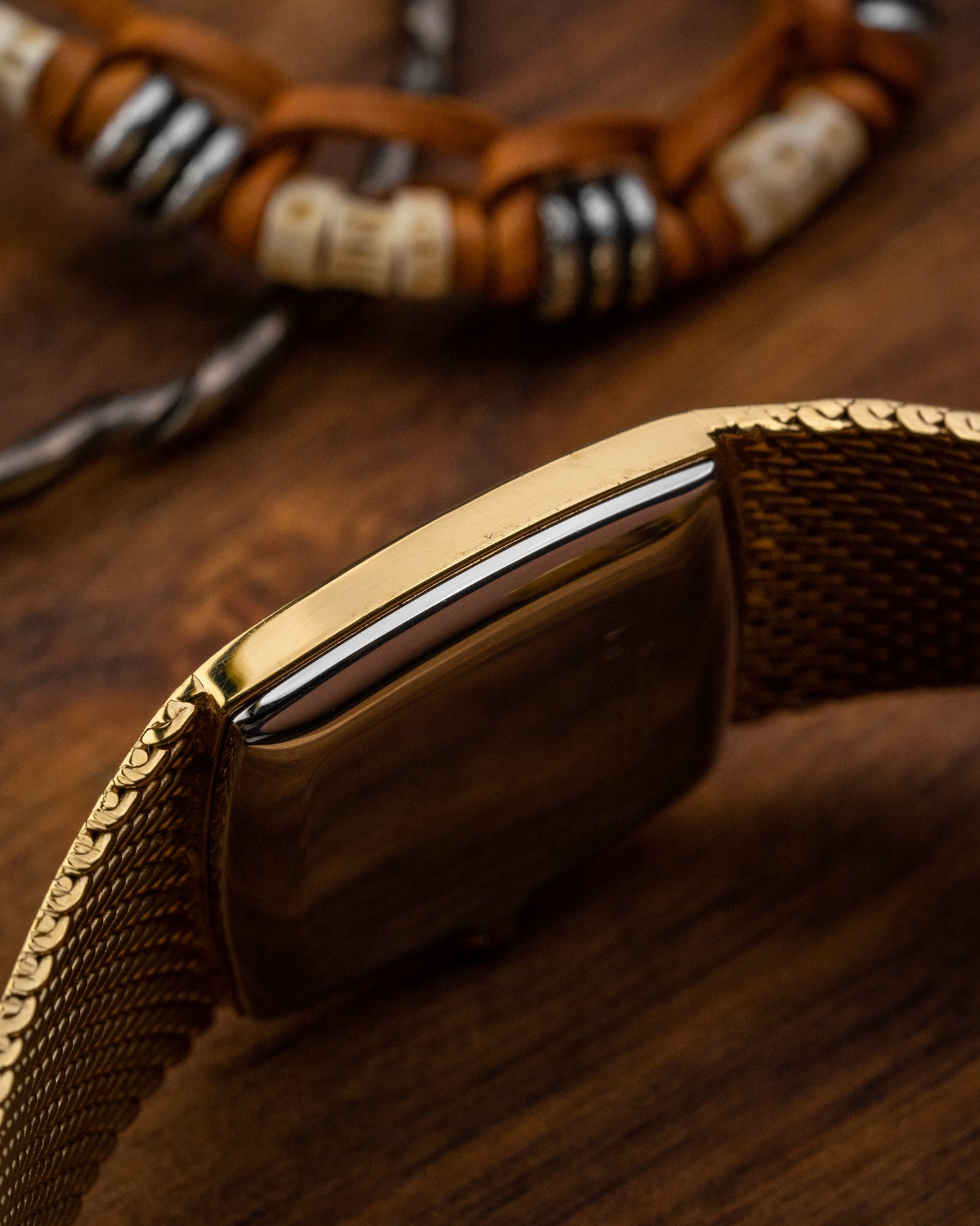 Universal Geneve “Cobra” Roman dial Integrated Gold Ref. 542014 (Cal. 1-42)