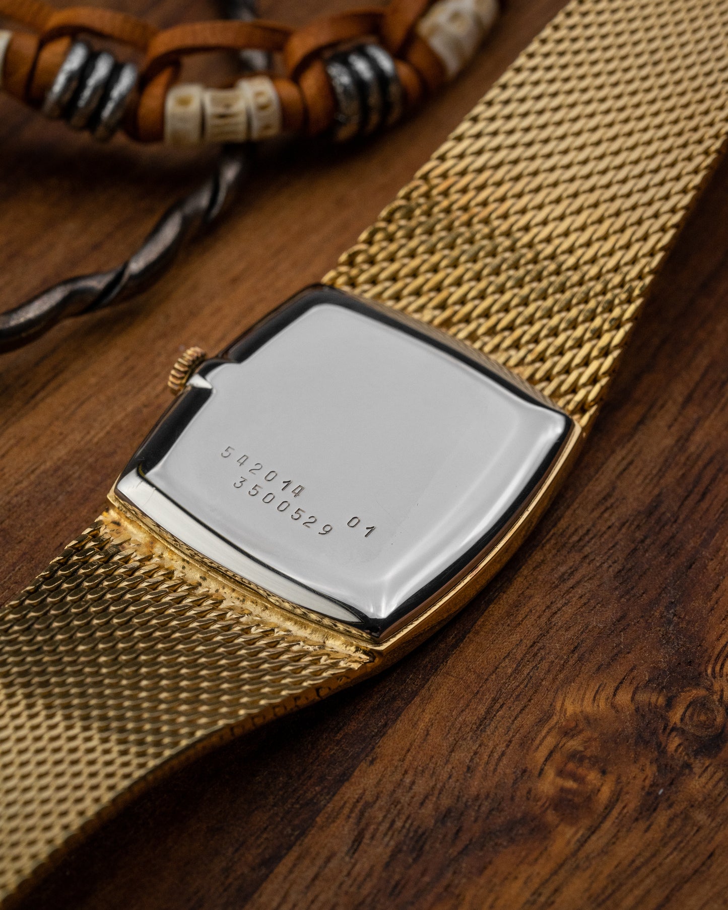 Universal Geneve “Cobra” Roman dial Integrated Gold Ref. 542014 (Cal. 1-42)