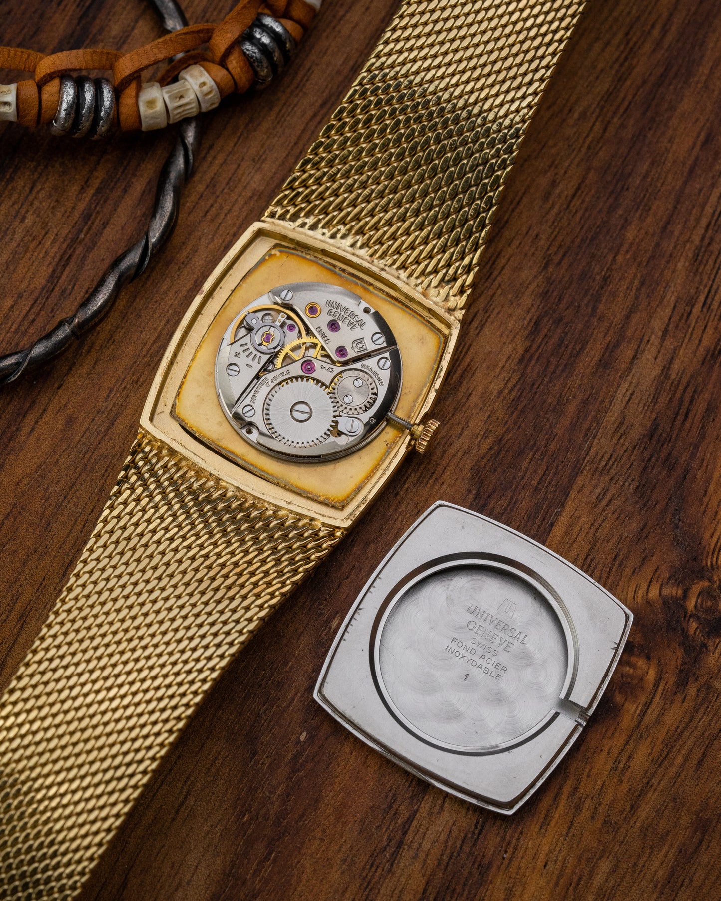 Universal Geneve “Cobra” Roman dial Integrated Gold Ref. 542014 (Cal. 1-42)