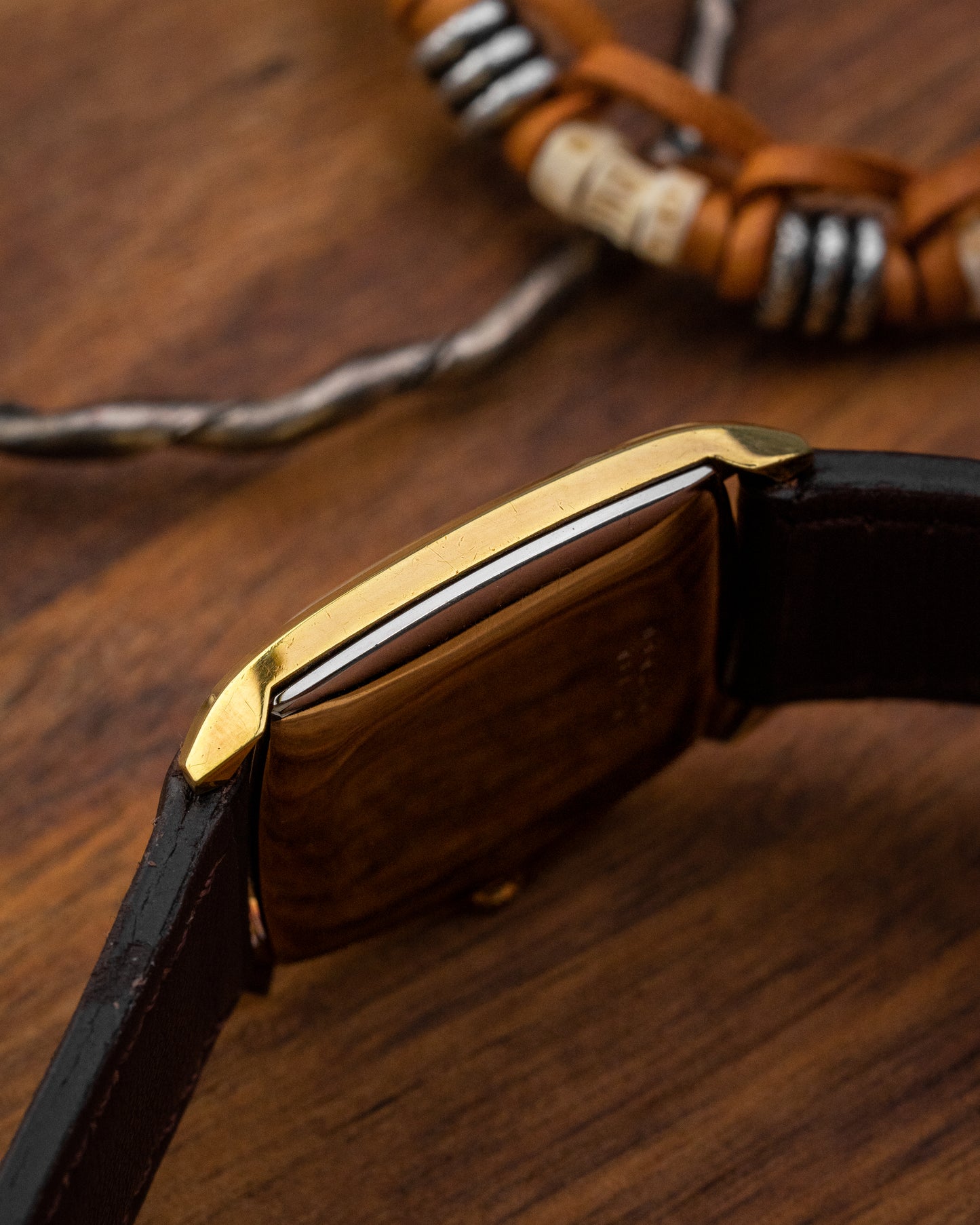 Universal Geneve “Square-Tonneau” Gold Ref. 542114 (Cal. 1-42)