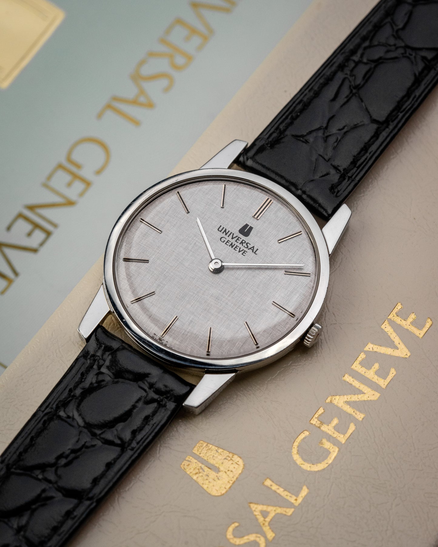 Universal Geneve "Ultra-Thin" Linen dial Ref. 842101 (Cal. 1-42)