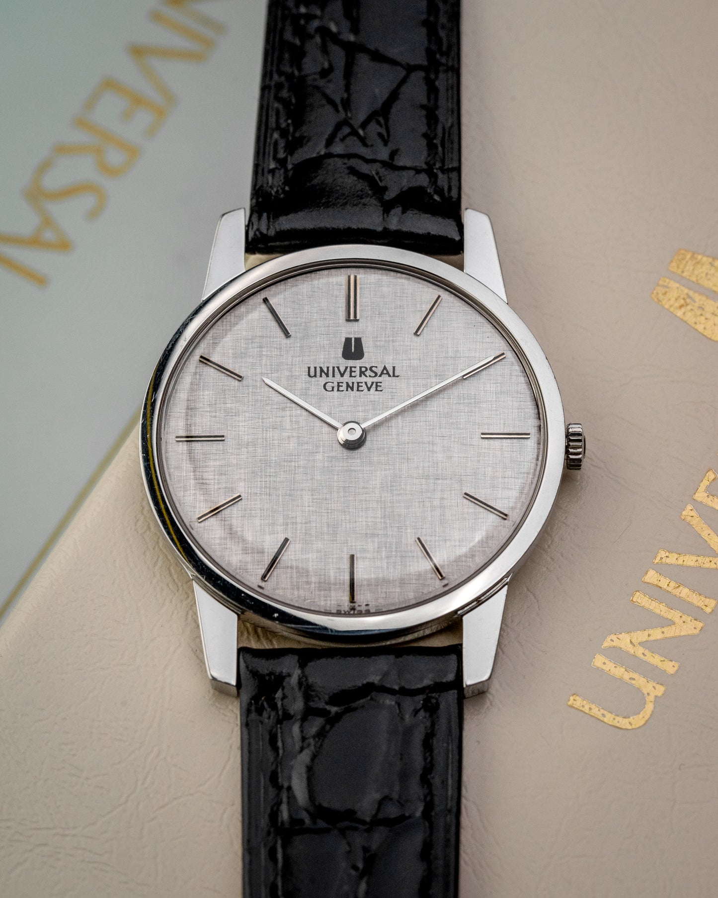 Universal Geneve "Ultra-Thin" Linen dial Ref. 842101 (Cal. 1-42)