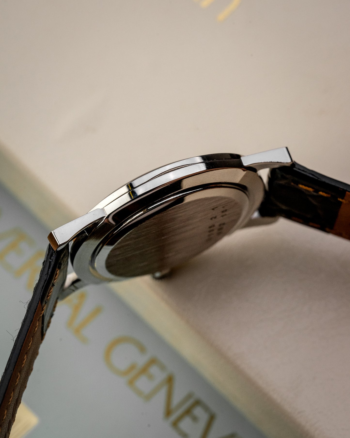 Universal Geneve "Ultra-Thin" Linen dial Ref. 842101 (Cal. 1-42)
