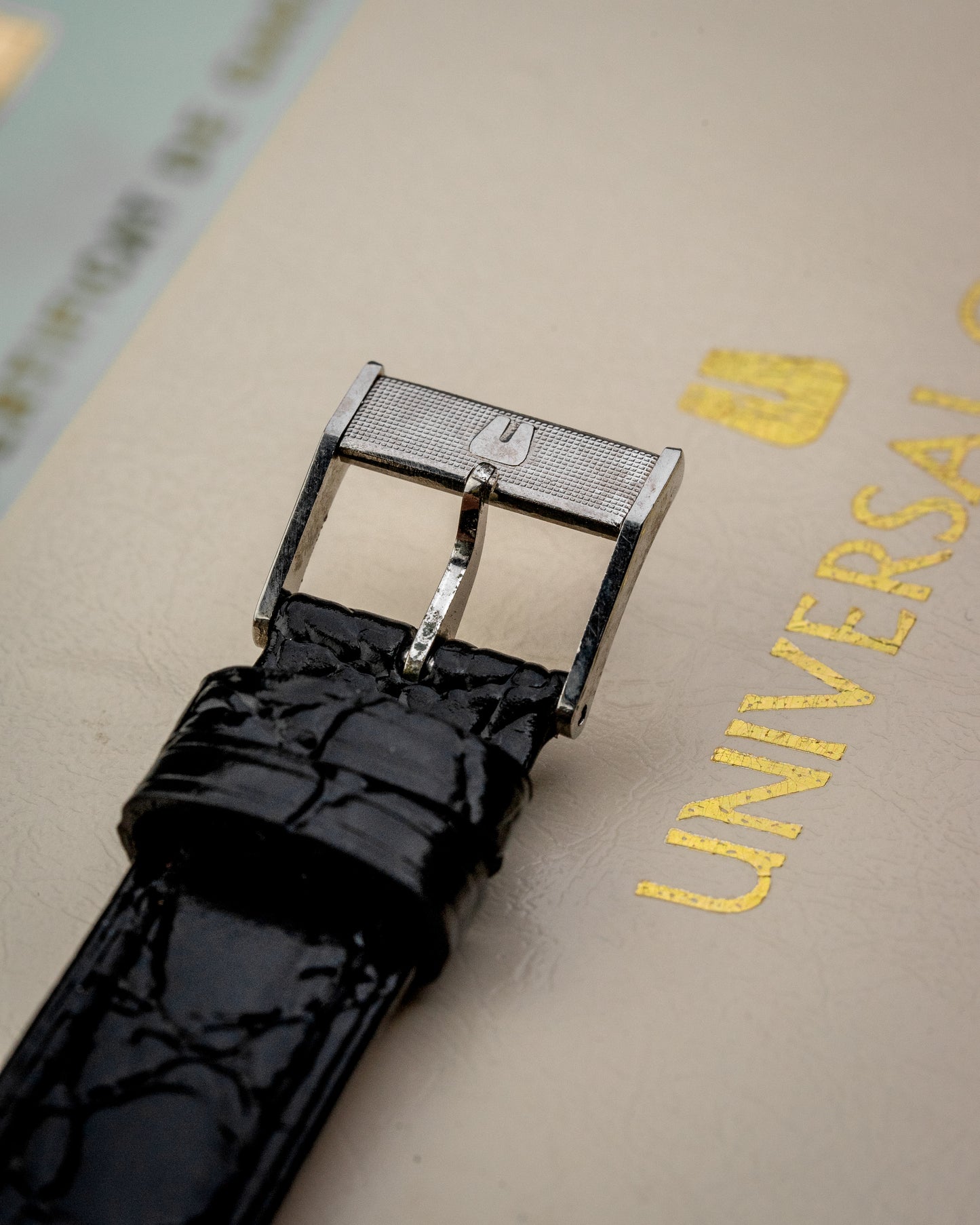 Universal Geneve "Ultra-Thin" Linen dial Ref. 842101 (Cal. 1-42)