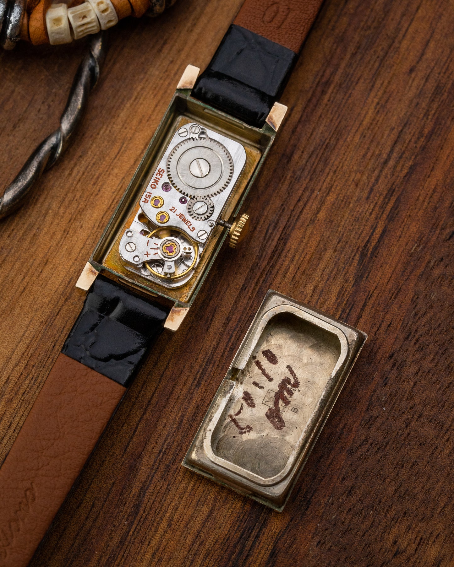 Lady Seiko "Tank style" Gold