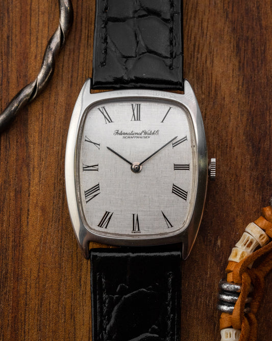 IWC Tonneau Roman Linen dial Ref. 2582 (Cal. 423)