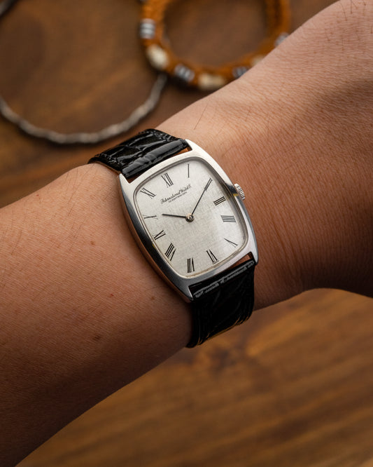 IWC Tonneau Roman Linen dial Ref. 2582 (Cal. 423)