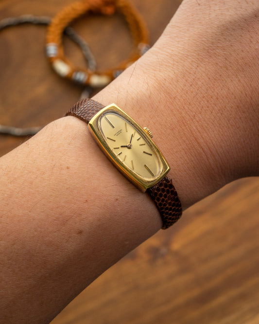 Universal Geneve Rectangular Oval dial Gold Ref. 510610 (Cal. 10)