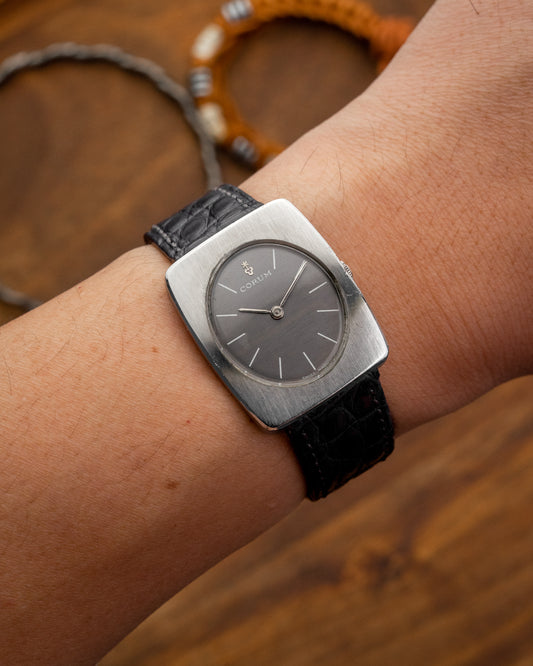 Corum Classic Rectangular Grey Linen dial Ref. 57279 (Cal. 7001)