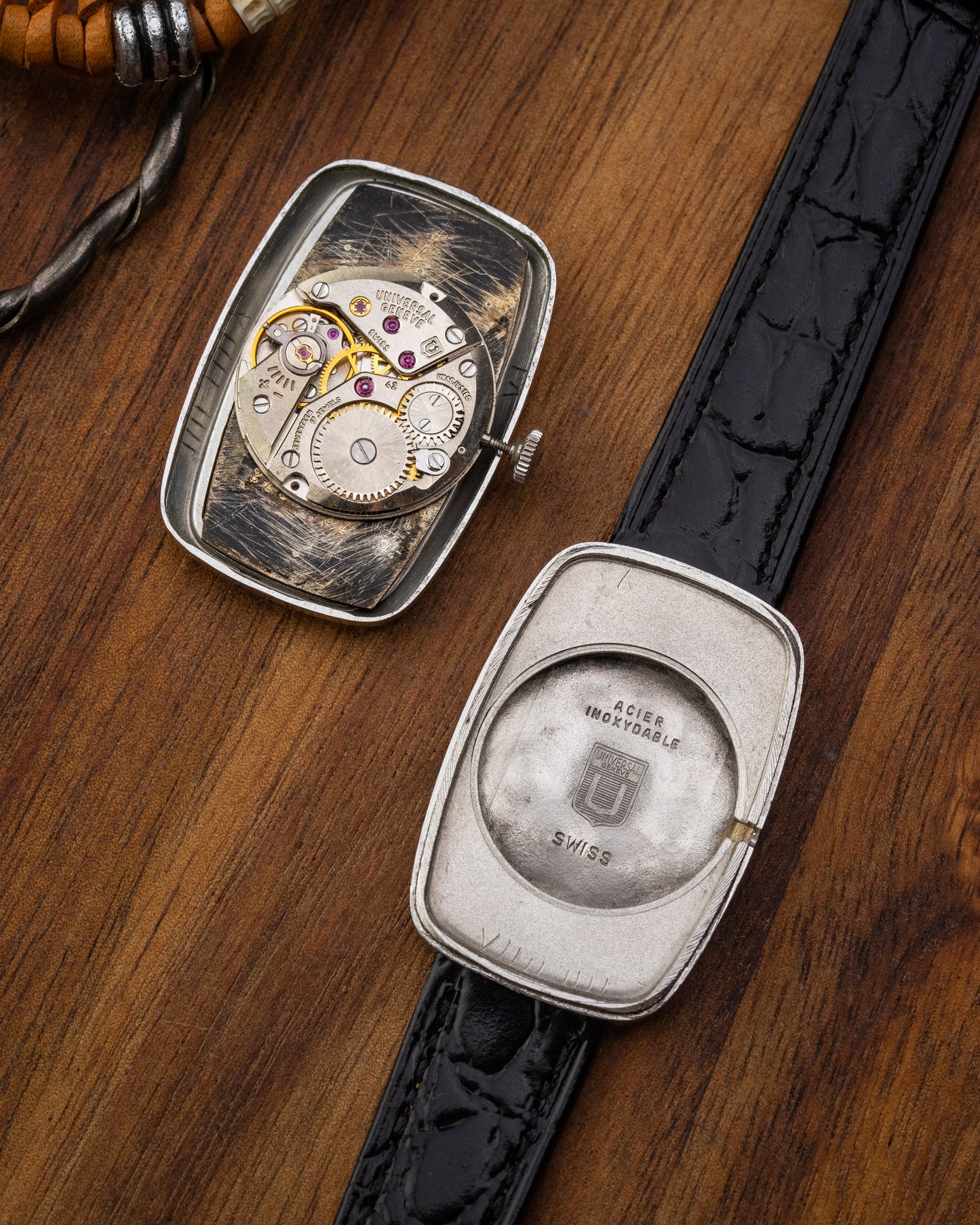 Universal Geneve Rectangular-Tonneau Black dial Ref. 842117 (Cal. 42)