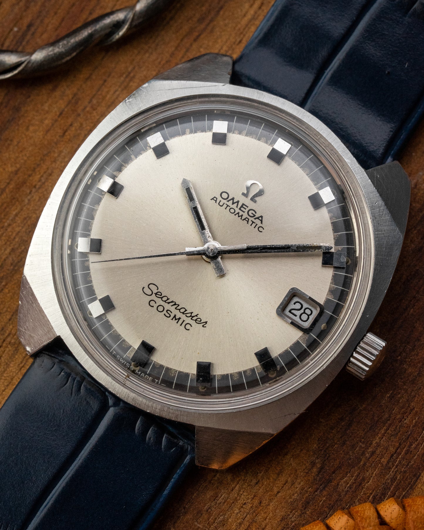 Omega Seamaster Cosmic "Racetrack" Automatic Date Ref. 166.022 (Cal. 565)