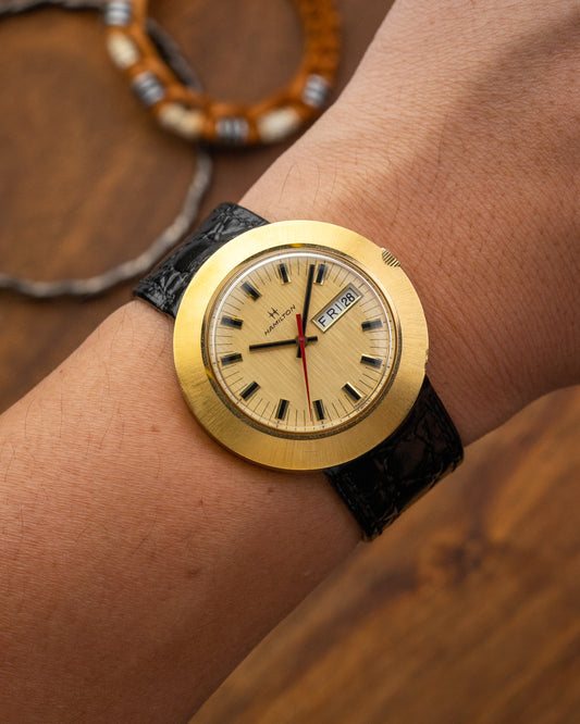 Hamilton Sea Day-Date "Disco Volante” UFO Gold Ref. 800001-4 (Cal. 800)