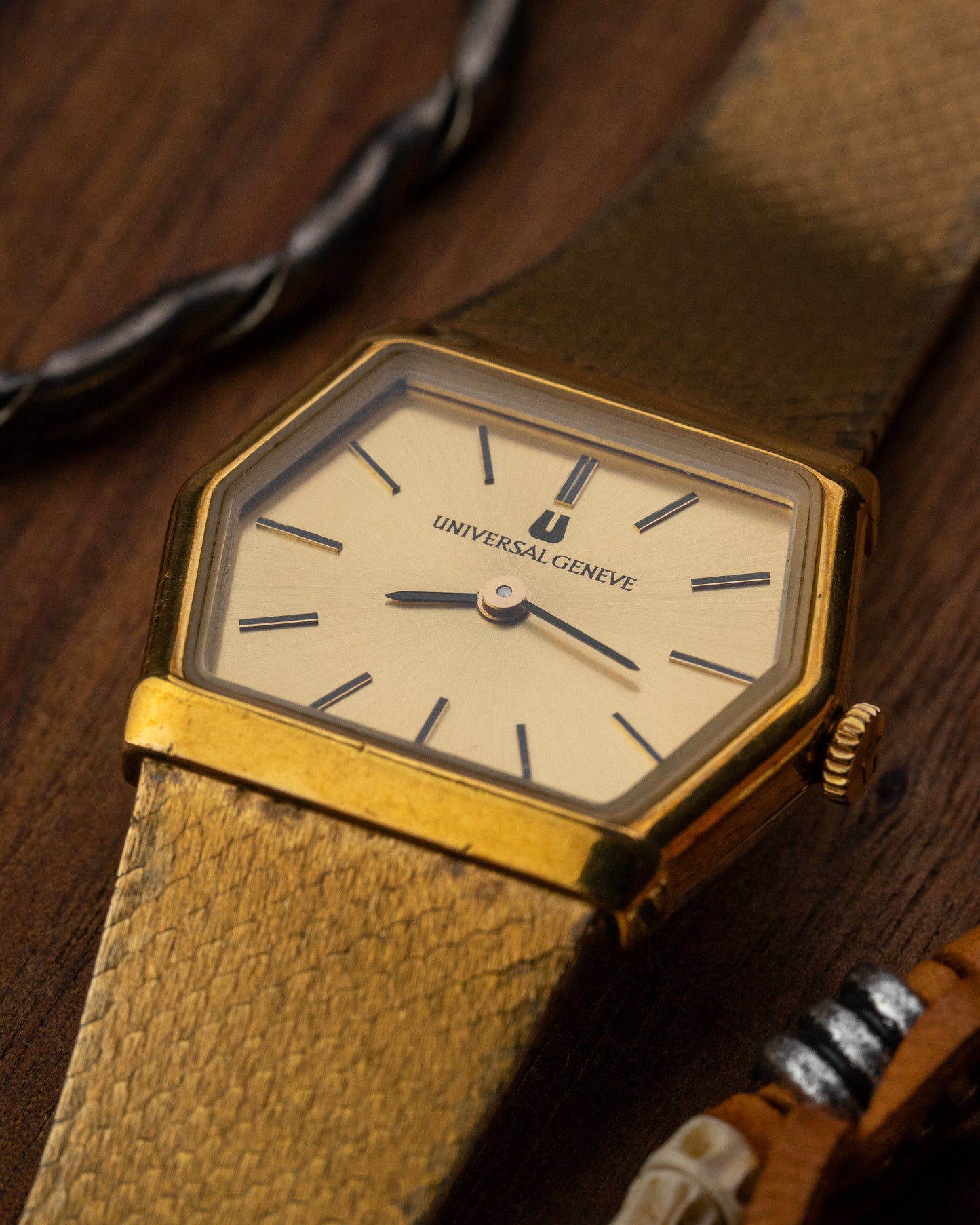 Universal Geneve Mini Hexagon Gold Ref. 542581 (Cal. 2-42)