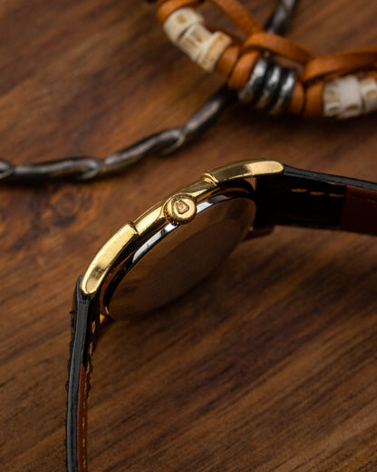 Universal Geneve Mini "Bull Horn" Fancy Lugs Gold Ref. 542680 (Cal. 1-42)