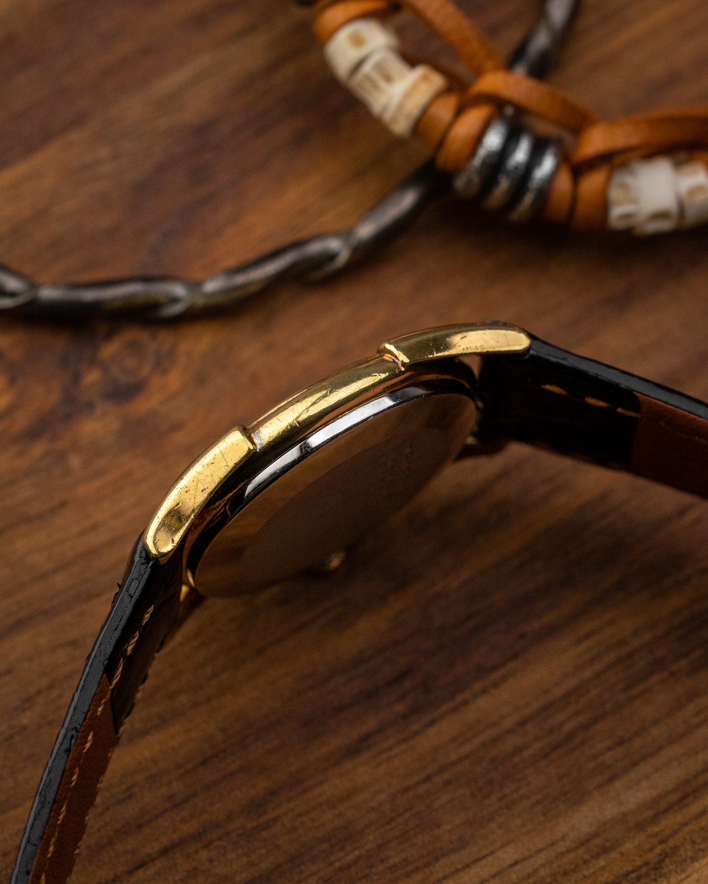 Universal Geneve Mini "Bull Horn" Fancy Lugs Gold Ref. 542680 (Cal. 1-42)