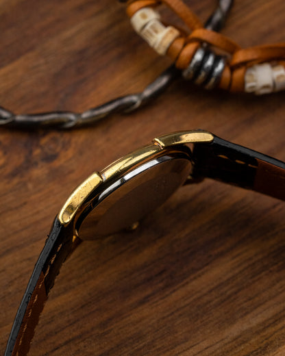 Universal Geneve Mini "Bull Horn" Fancy Lugs Gold Ref. 542680 (Cal. 1-42)