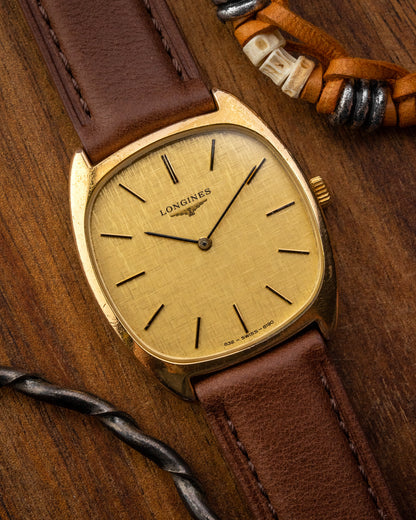 Longines Square "Cushion" Linen dial Gold Ref. 6190 (Cal. 528)
