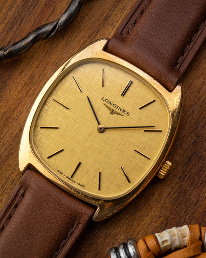 Longines Square "Cushion" Linen dial Gold Ref. 6190 (Cal. 528)