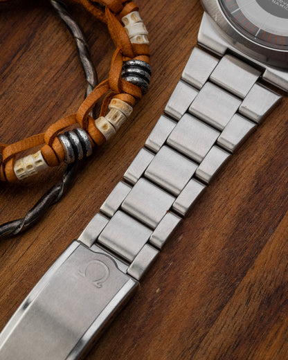 Omega Geneve Dynamic “Grey Bullseye” UFO Ref. 135.033 (Cal. 601)