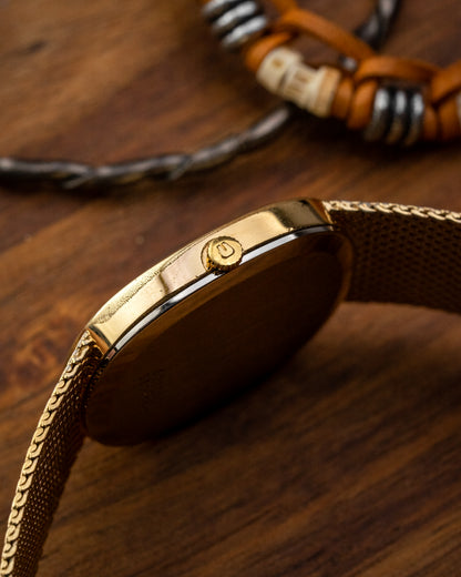 Universal Geneve Gilt Shadow "Ellipse" Ultra-Thin Gold Ref. 566049 (Cal. 2-66)