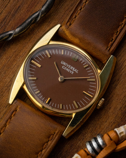 Universal Geneve "Batwing" Brown dial Gold Ref. 542608 (Cal. 42)