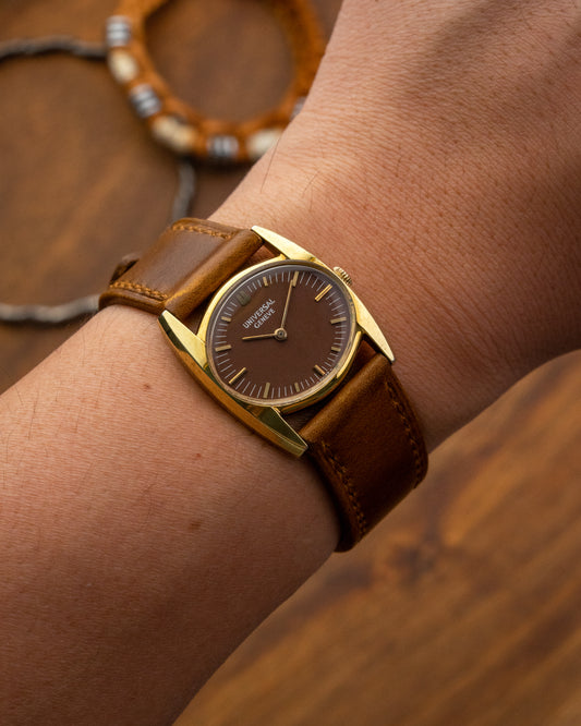 Universal Geneve "Batwing" Brown dial Gold Ref. 542608 (Cal. 42)