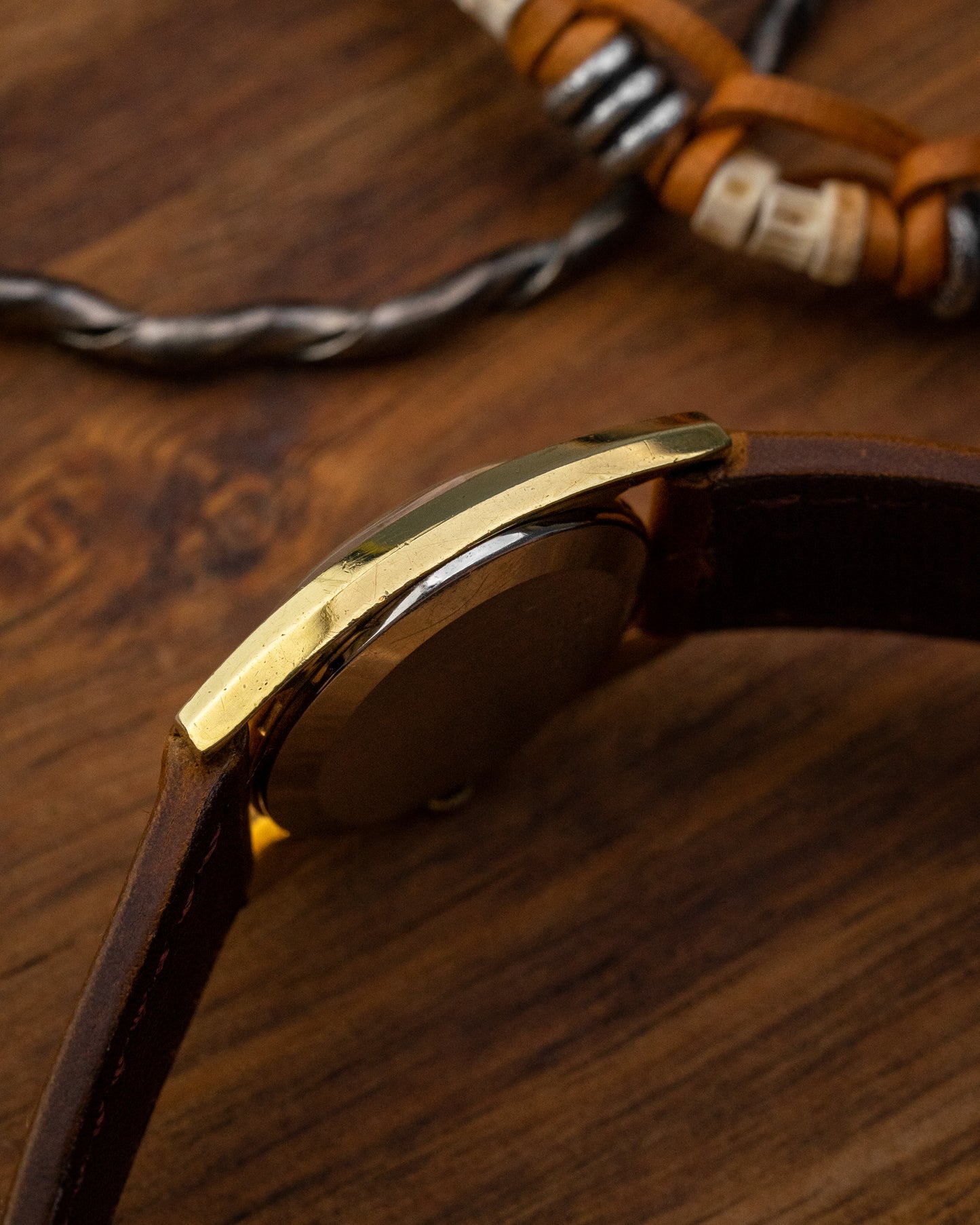 Universal Geneve "Batwing" Brown dial Gold Ref. 542608 (Cal. 42)