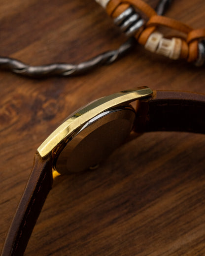 Universal Geneve "Batwing" Brown dial Gold Ref. 542608 (Cal. 42)