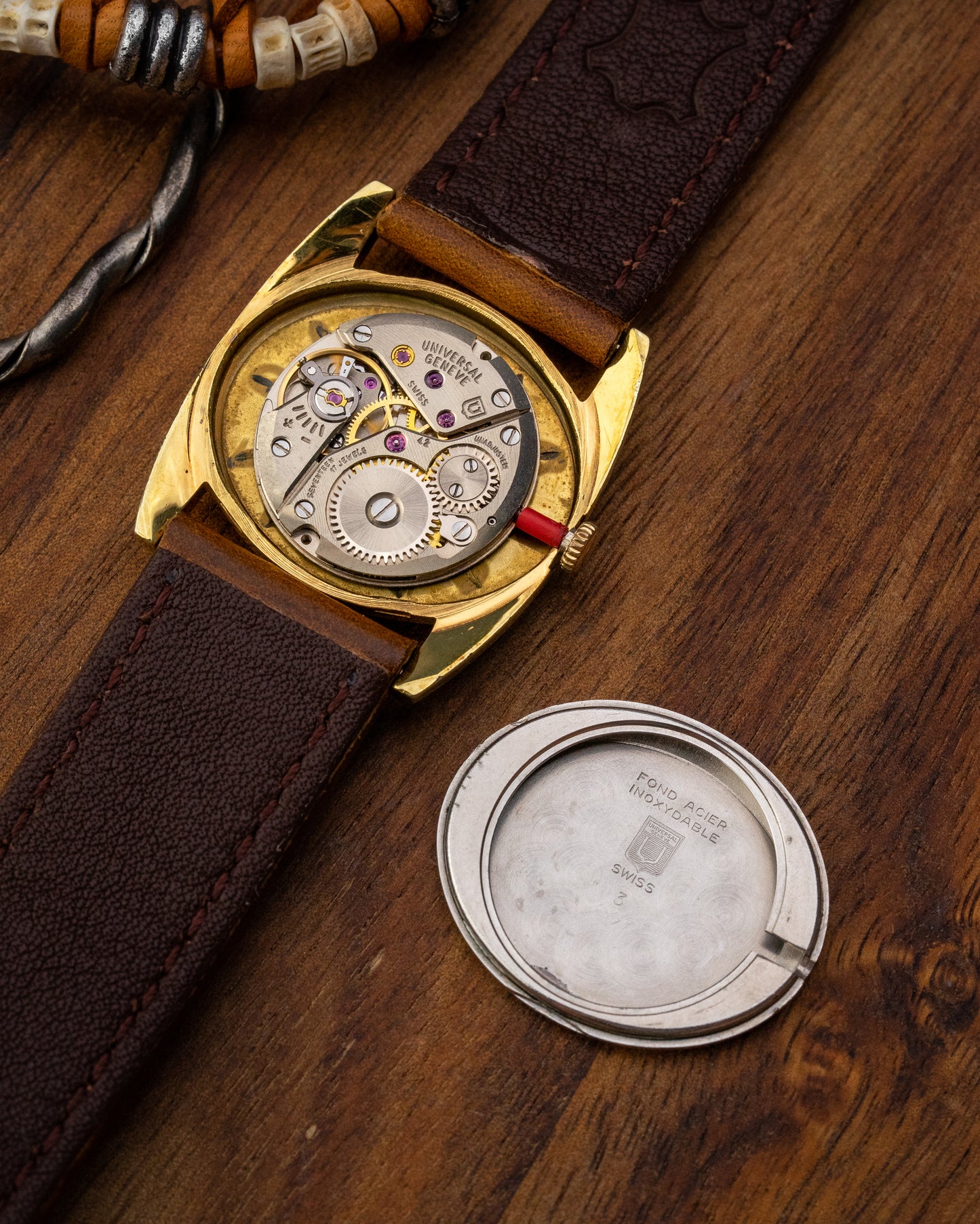 Universal Geneve "Batwing" Brown dial Gold Ref. 542608 (Cal. 42)