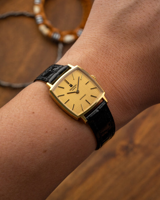 Universal Geneve Automatic "Square-Cushion" Linen dial Gold Ref. 528607