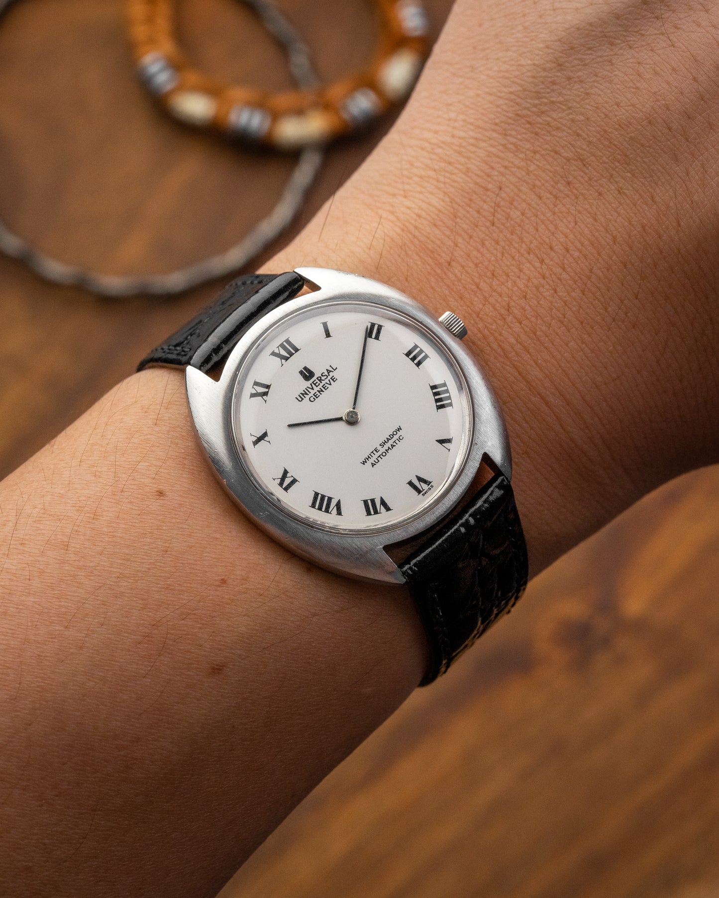 Universal Geneve White Shadow "C-shape" Roman dial Ref. 866102 (Cal. 2-66)