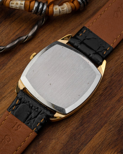 Universal Geneve Gilt Shadow "Ultra-Slim" Roman dial Gold Ref. 566105 (Cal. 2-66)