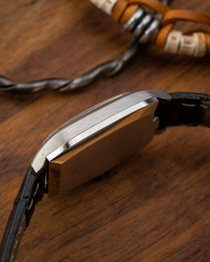 Longines "Tonneau Allongée" Ref. 1022-1 (Cal. 5601)