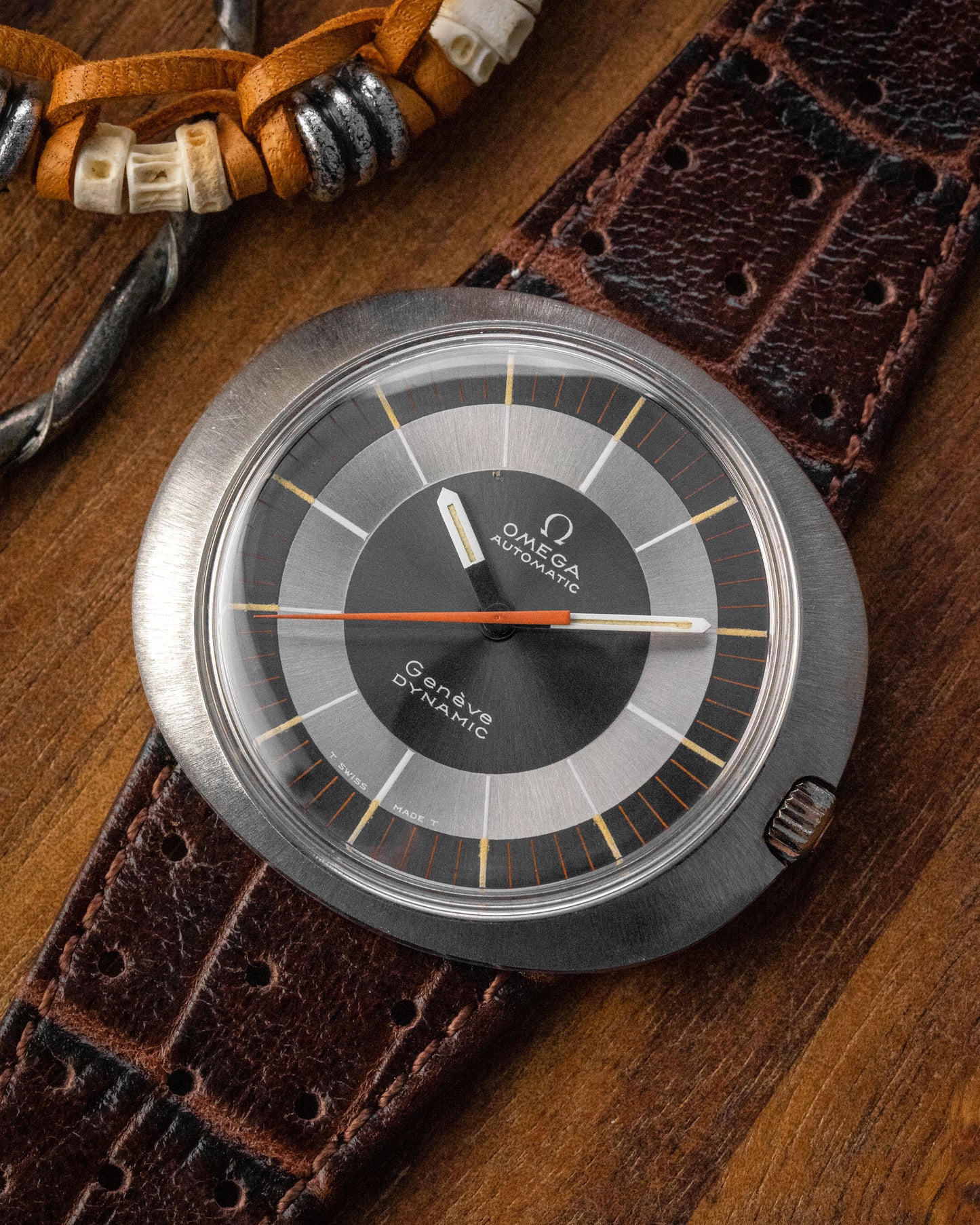 Omega Geneve Dynamic “Grey Bullseye” UFO Automatic Ref. 165.039 (Cal. 552)