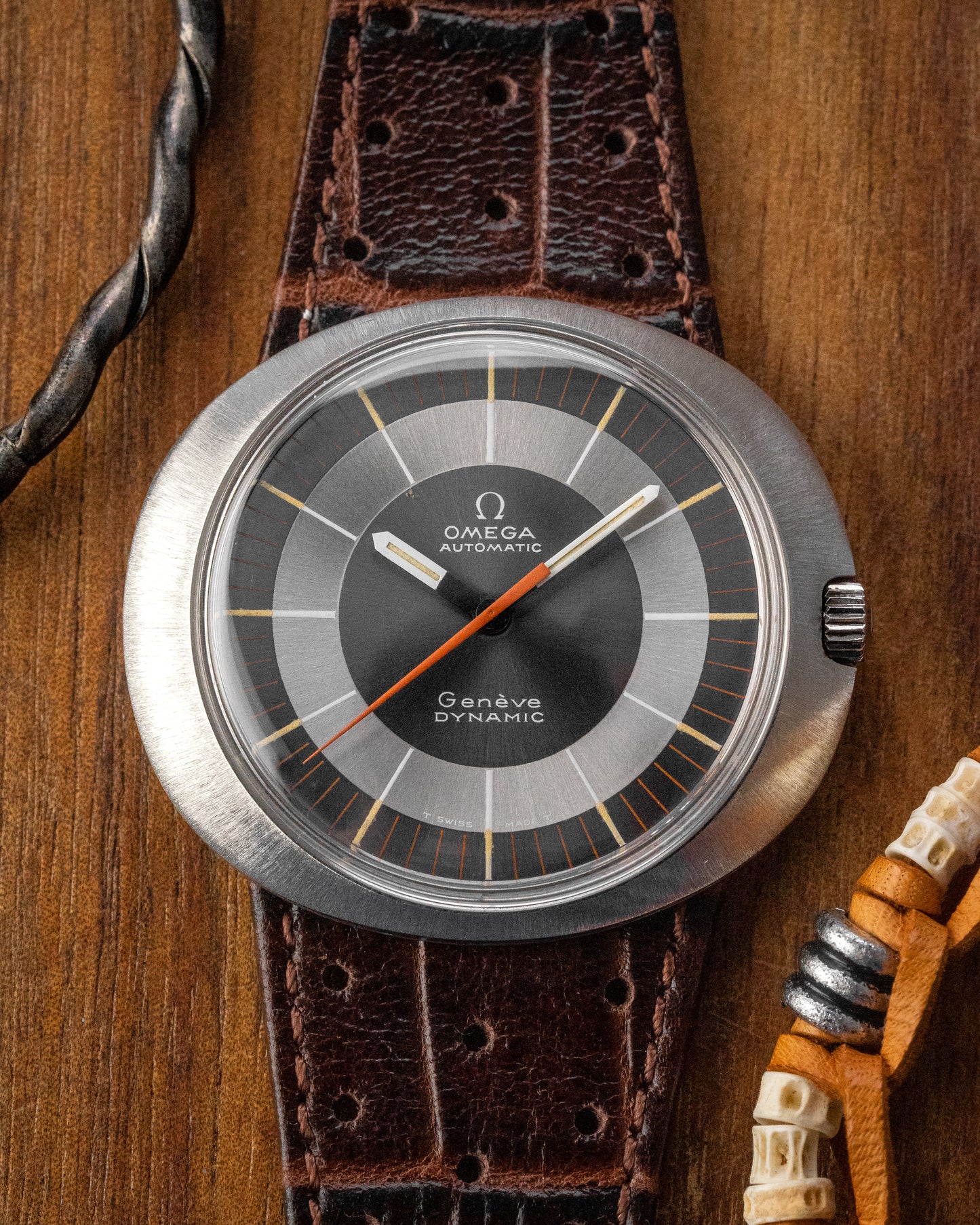 Omega Geneve Dynamic “Grey Bullseye” UFO Automatic Ref. 165.039 (Cal. 552)