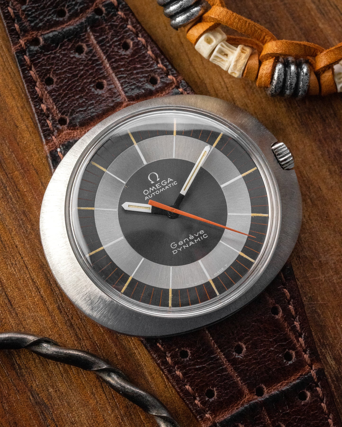 Omega Geneve Dynamic “Grey Bullseye” UFO Automatic Ref. 165.039 (Cal. 552)
