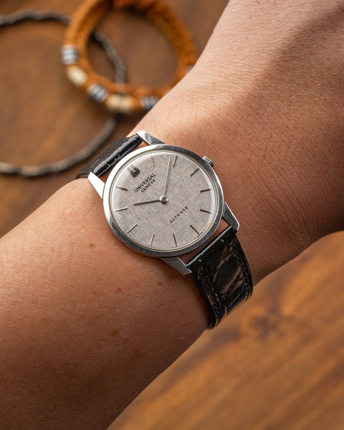 Universal Geneve Altesse "Ultra-Thin" Linen dial Ref. 842101 (Cal. 1-42)
