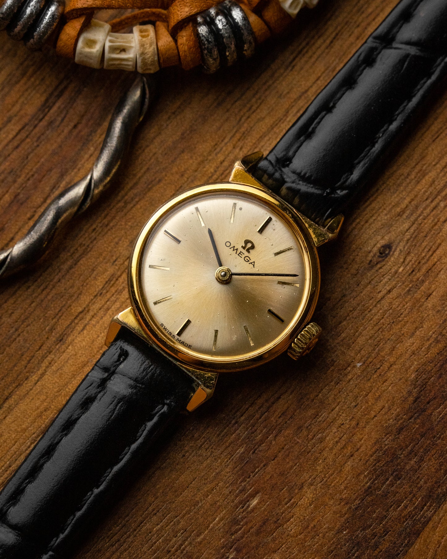 Omega Petite “Cornes de Vache” Gold Ladies Ref. 511.018 (Cal. 620)
