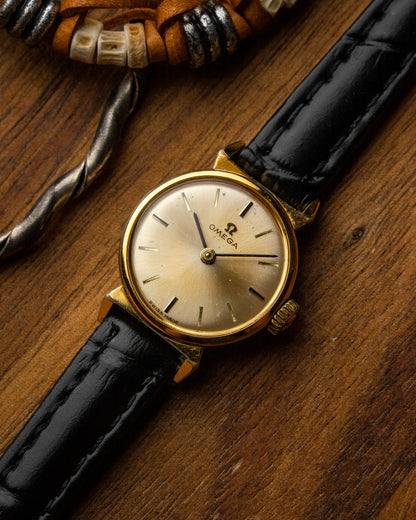 Omega Petite “Cornes de Vache” Gold Ladies Ref. 511.018 (Cal. 620)