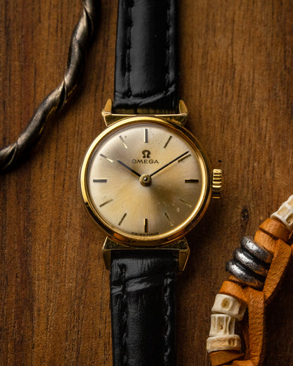 Omega Petite “Cornes de Vache” Gold Ladies Ref. 511.018 (Cal. 620)