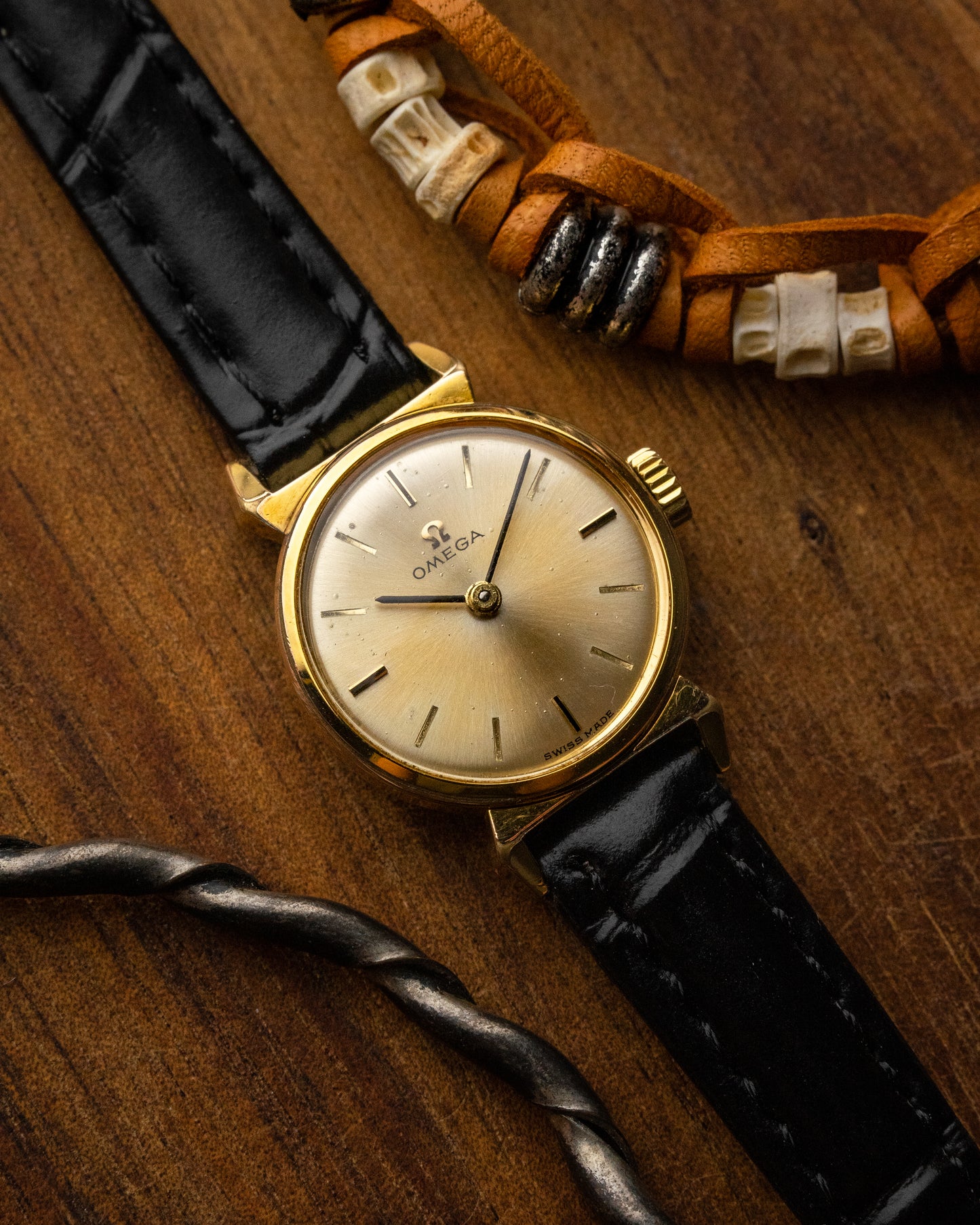 Omega Petite “Cornes de Vache” Gold Ladies Ref. 511.018 (Cal. 620)