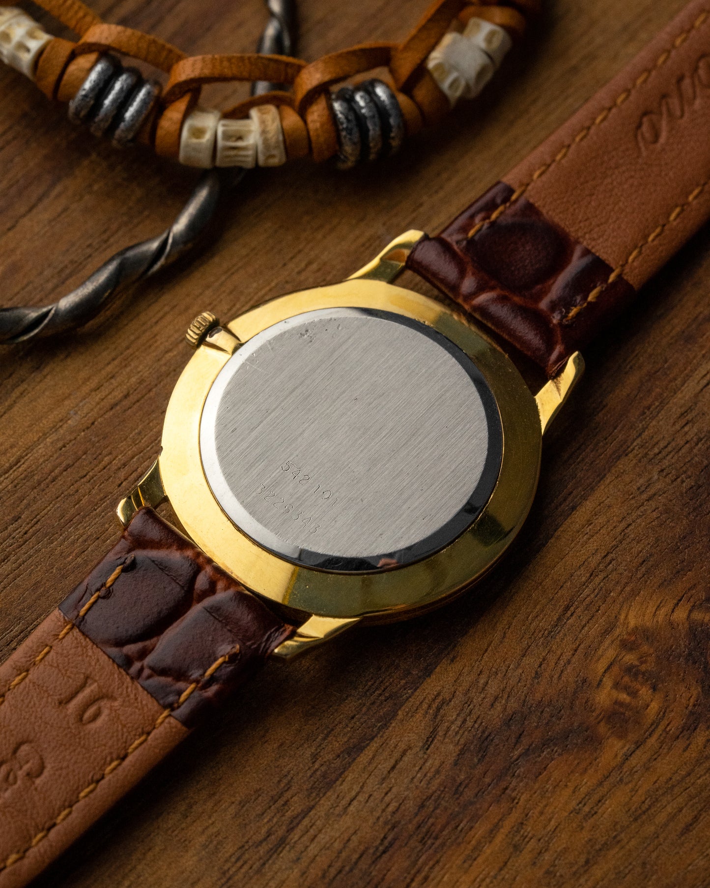 Universal Geneve "Ultra-Thin" Seal Script dial Gold Ref. 542101 (Cal. 1-42)