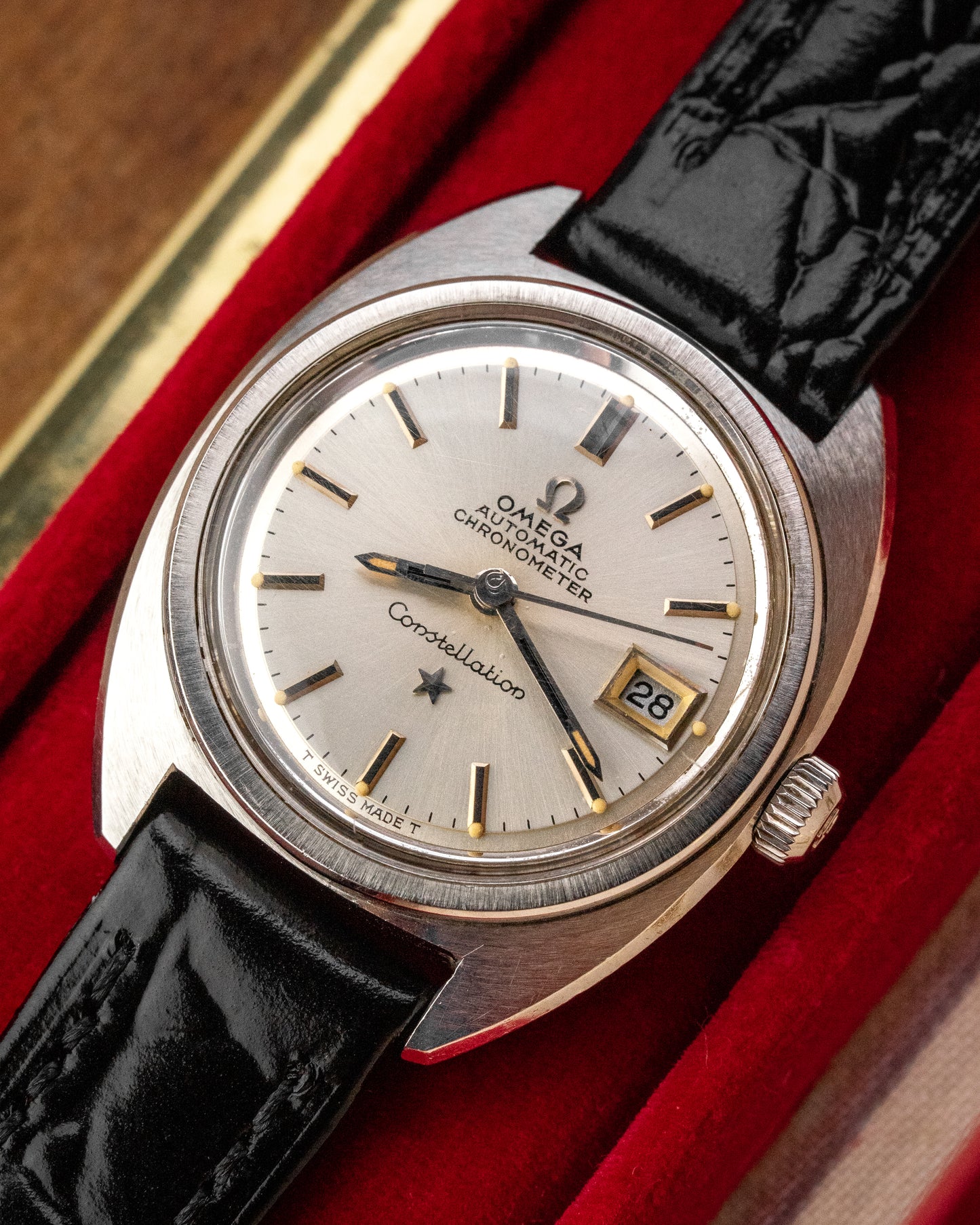 Omega Constellation Chronometer Mini "C-shape" Ref. 568.001 (Cal. 662)