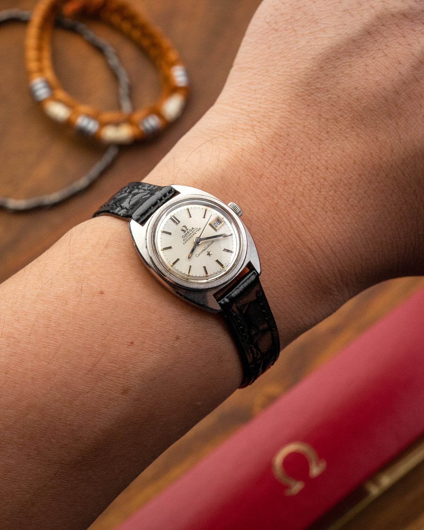 Omega Constellation Chronometer Mini "C-shape" Ref. 568.001 (Cal. 662)