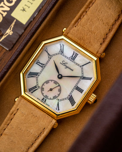 Longines Octagonal 'Mother-of-Pearl' dial Gold Ref. 3209 (Cal. 846.4)